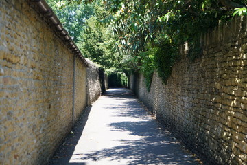 Honey-colored stone wall at Bourton on the water