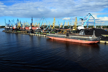 cargo à quai