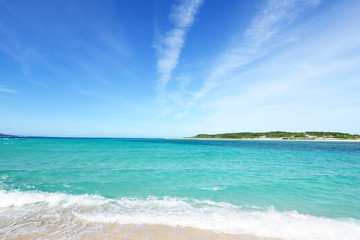 沖縄の美しい海とさわやかな空