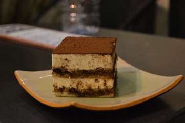 Tiramisu, NOM NOM