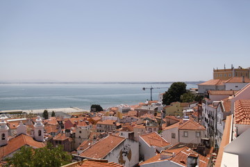 Fototapeta premium Panorama urbain et fleuve Tage à Lisbonne, Portugal