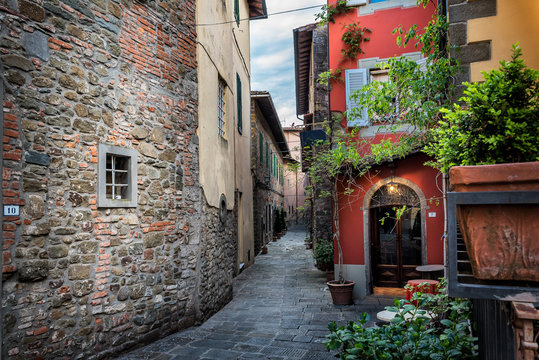 Fototapeta Picturesque street in Montecatini Therme, Tuscany, Italy