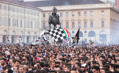Tifosi della juventus in piazza san carlo a Torino