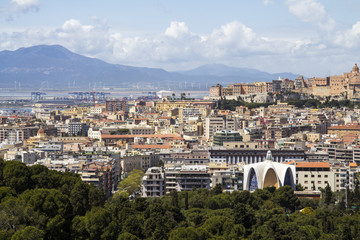Fototapeta na wymiar Cagliari: panorama cittadino - Sardegna