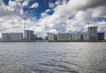 Fototapeta premium LONDON/UK - MAY 20 : Royal Wharf, a new construction site between North Greenwich and Woolwhich