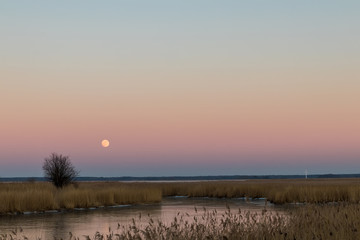 The night of the moon above the lake