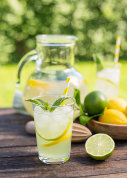 Fresh lemonade with ice 
