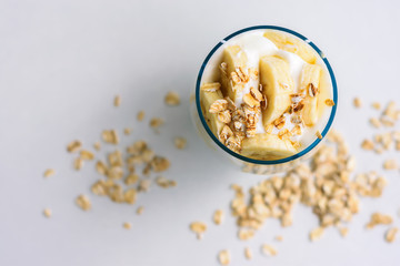 Banana pudding on a light background