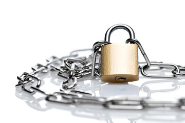 Kette mit Vorhängeschloss