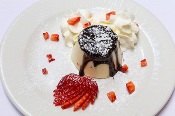 Panna cotta e fragole
