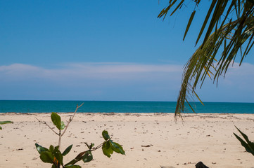 Fototapeta na wymiar Beautiful beach on the Andaman sea