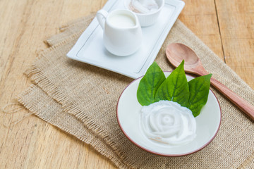Coconut jelly and coconut milk