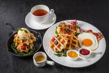 ワッフル　ベルギー料理　Waffle Belgium dish