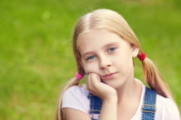 Naklejka premium blonde funny girl