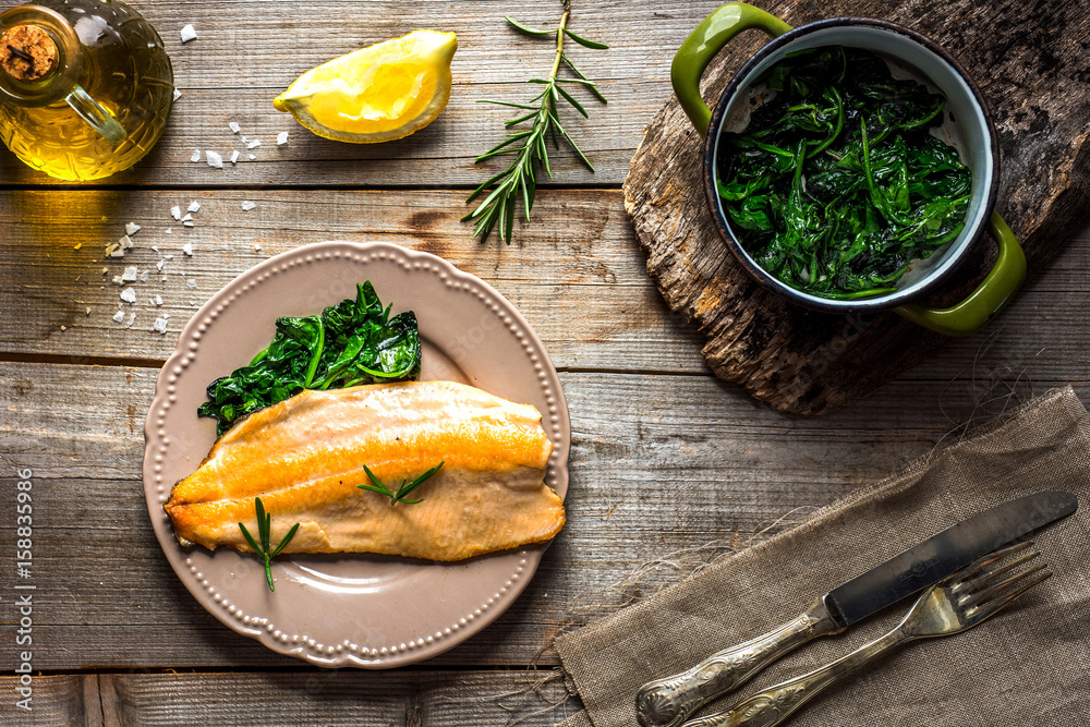 Poster trout fillet with spinach