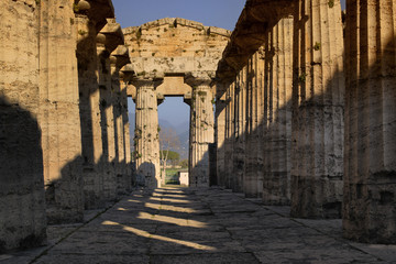 Paestum, interno del Tempio di Nettuno