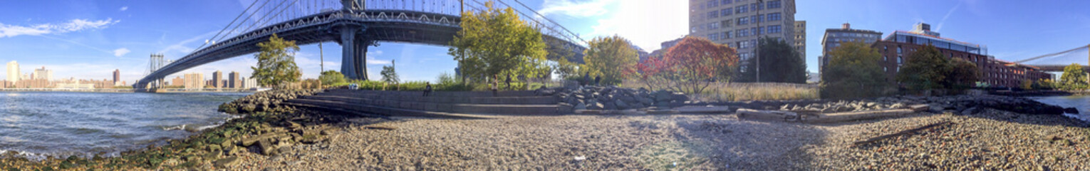 Panoramic view of New York City from Brooklyn Bridge Park