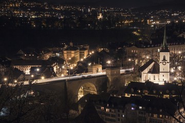 Bern bei Nacht, beleuchtet