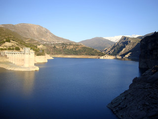 Fototapeta na wymiar Beautiful view on Canales Reservoir, Güejar Sierra, Sierra Nevada, Spain 