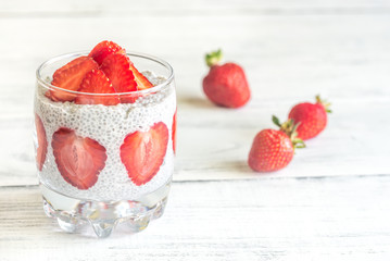 Chia seed puddings with strawberry slices