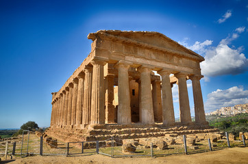 Obraz premium Greek temple of June, at Agrigento, Sicily