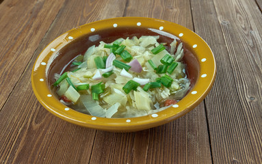 Romanian onion soup