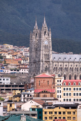 Fototapeta na wymiar Basilica del Voto Nacional, Quito, Ecuador