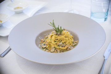 seafood, mussels, pasta, food, dish, meal, plate, cuisine, spaghetti, lunch, sauce, italian