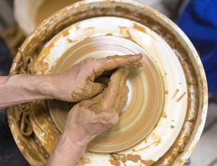 Molding with pottery