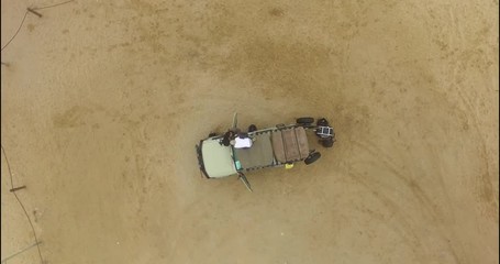 4x4 vu du ciel en Namibie