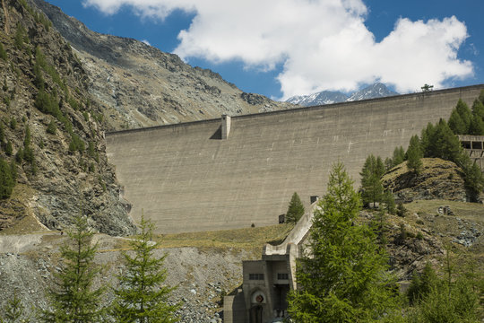 Alpine dam