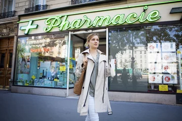 Zelfklevend Fotobehang Outside of a pharmacy © RFBSIP
