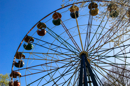 Ferris wheel in a city park