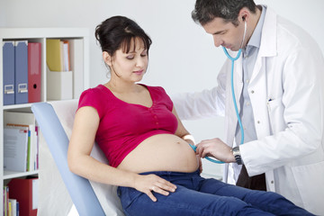 Auscultation, pregnant woman