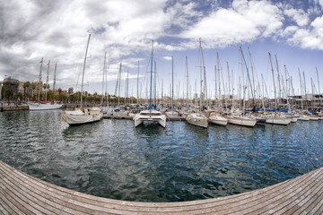 Obraz premium Yachts in port at Barcelona, Spain