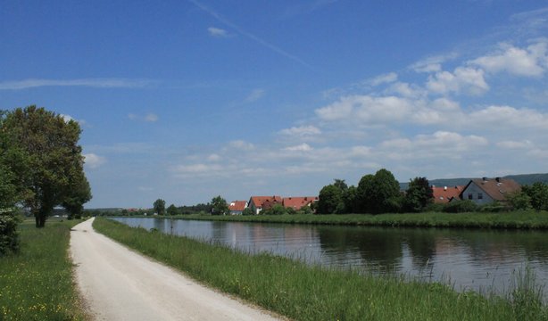 Regnitz-Radweg am Main-Donau-Kanal bei Strullendorf