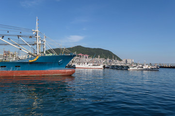 Obraz premium ships in port at Busan 