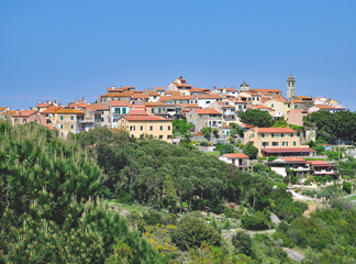Fototapeta na wymiar das Dorf Sant Ilario in Campo auf der Insel Elba,Toskana,Italien