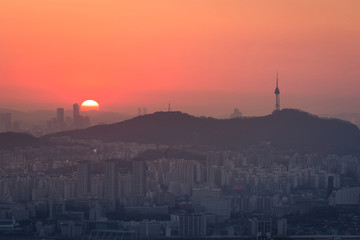 Naklejka premium Seoul City and skyline with skyscrapers in Sunset, Aerial view of Yongma Mountain or Yongmasan