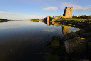 Fototapeta na wymiar A castle in Ireland in the County of Kilkenny situated on the River Suir..