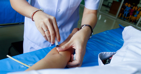 Nursing injection for patients on the bed