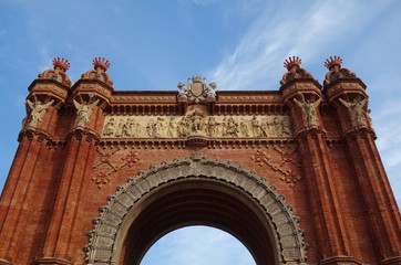 Obraz premium View of the landmark Arc de Triomf (Arco de Triunfo) monument in Barcelona, Spain