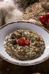 Wheat risotto with meat
