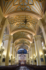 Nef de la cathédrale de Lima au Pérou