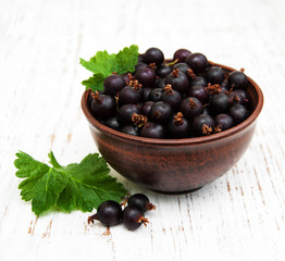 Bowl with black currant