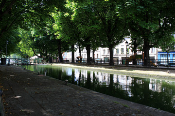 Paris - Le long du Canal Saint-Martin