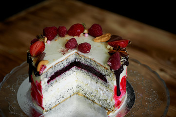 Cake berries .Incredibly gentle poppy seed cake with sour cream, confit of cherries and currants and a layer of crisp meringue.