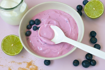 Joghurt mit Blaubeeren