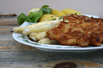 organisch, lifestyle, schnitzel, spargel, werbetafel, modern, neu, copyspace, sliced, in milch, gekocht, in milch gekocht, makro, feeds