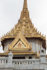 Fototapeta premium タイ・バンコク・お寺一人歩き